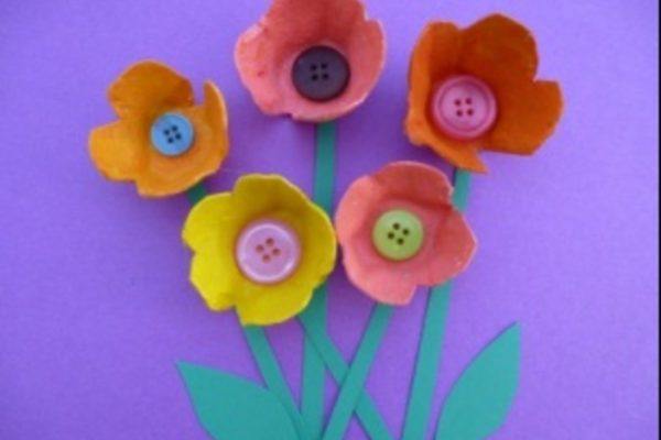 Mejores ideas para hacer flores con carton de huevo boton 