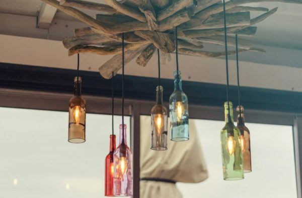 Ideas de decoracion con botellas de cristal recicladas botellas candelabro 