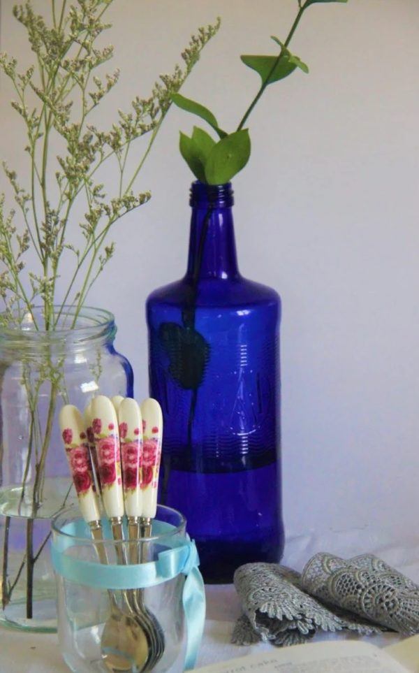 Ideas de decoracion con botellas de cristal recicladas jarron 3 